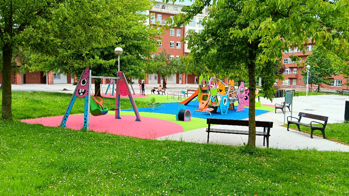 parque-infantil-spooky-epdm-en1176-hdpe-inox-04
